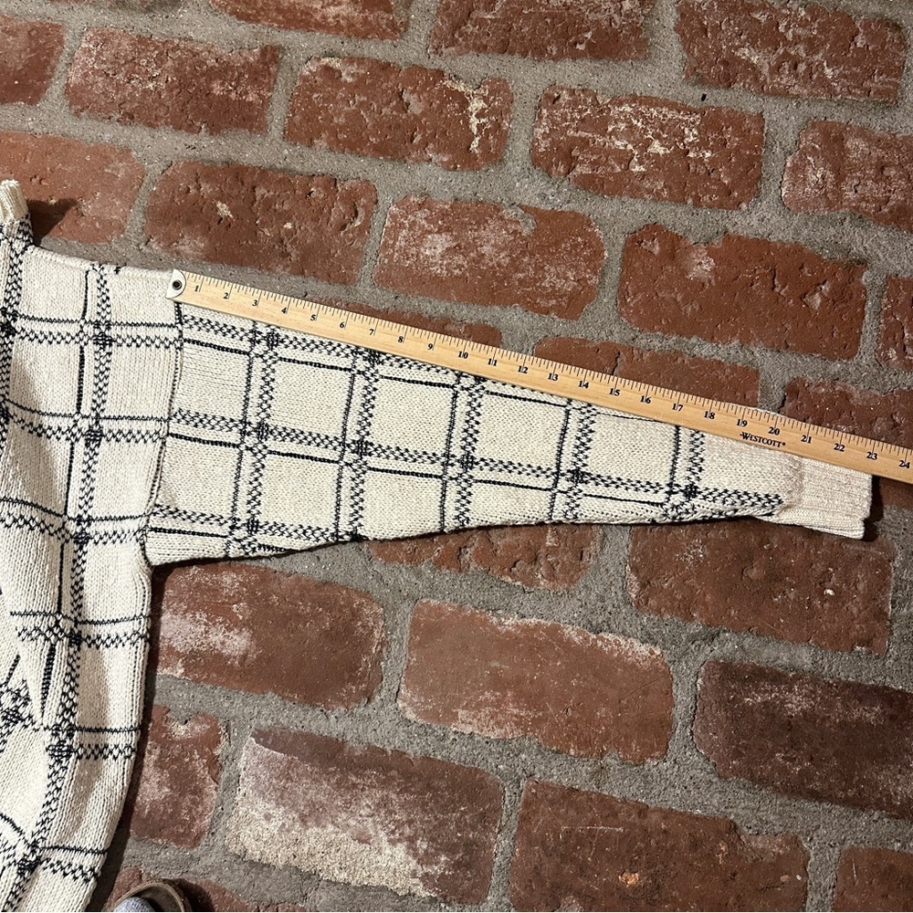 Vintage 1990s Crossings Knit Cream & Black Grid Pattern Cardigan Sweater USA - Picture 7 of 14